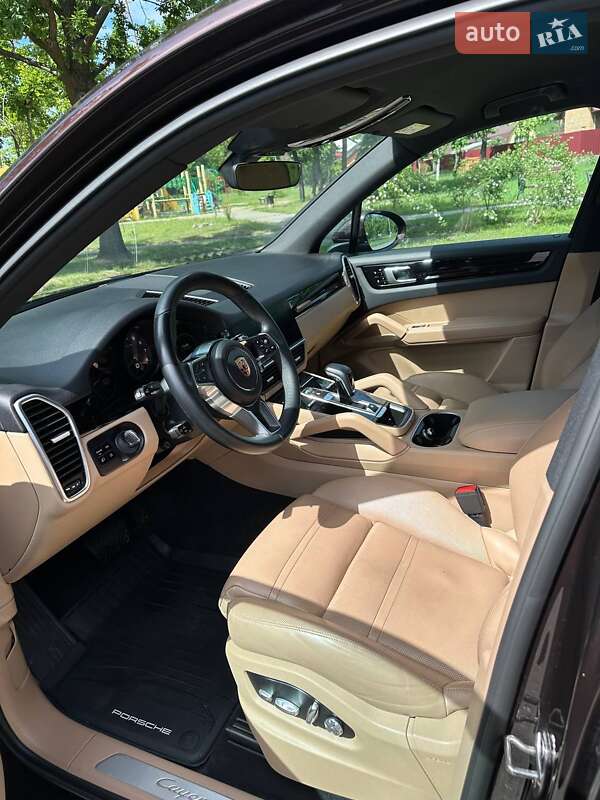 Внедорожник / Кроссовер Porsche Cayenne 2018 в Киеве