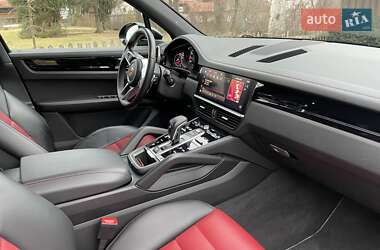 Внедорожник / Кроссовер Porsche Cayenne 2022 в 