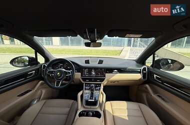 Внедорожник / Кроссовер Porsche Cayenne 2021 в 