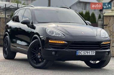 Внедорожник / Кроссовер Porsche Cayenne 2012 в 