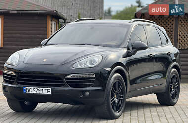 Внедорожник / Кроссовер Porsche Cayenne 2012 в 