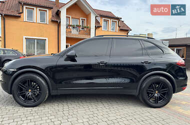 Внедорожник / Кроссовер Porsche Cayenne 2012 в 