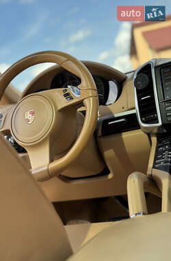 Внедорожник / Кроссовер Porsche Cayenne 2012 в 