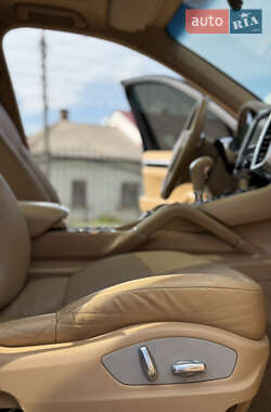 Внедорожник / Кроссовер Porsche Cayenne 2012 в 