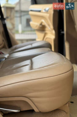 Внедорожник / Кроссовер Porsche Cayenne 2012 в 
