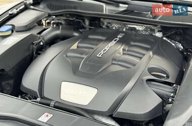 Внедорожник / Кроссовер Porsche Cayenne 2012 в 