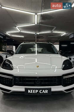 Внедорожник / Кроссовер Porsche Cayenne 2019 в 