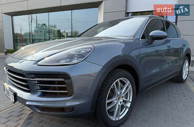 Внедорожник / Кроссовер Porsche Cayenne 2018 в 