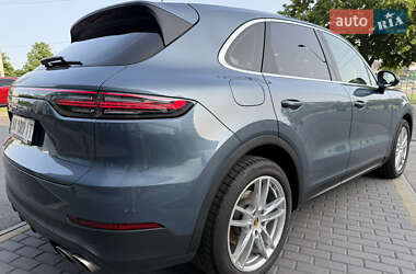 Внедорожник / Кроссовер Porsche Cayenne 2018 в 