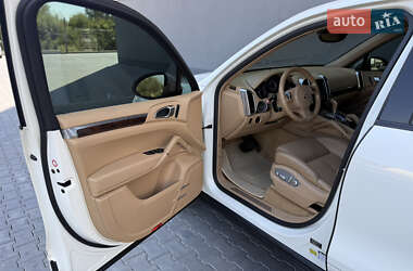Внедорожник / Кроссовер Porsche Cayenne 2010 в 