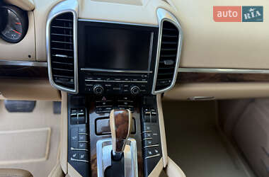 Внедорожник / Кроссовер Porsche Cayenne 2010 в 