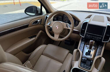 Внедорожник / Кроссовер Porsche Cayenne 2010 в 