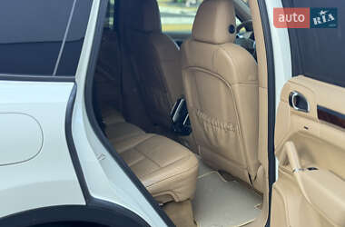 Внедорожник / Кроссовер Porsche Cayenne 2010 в 