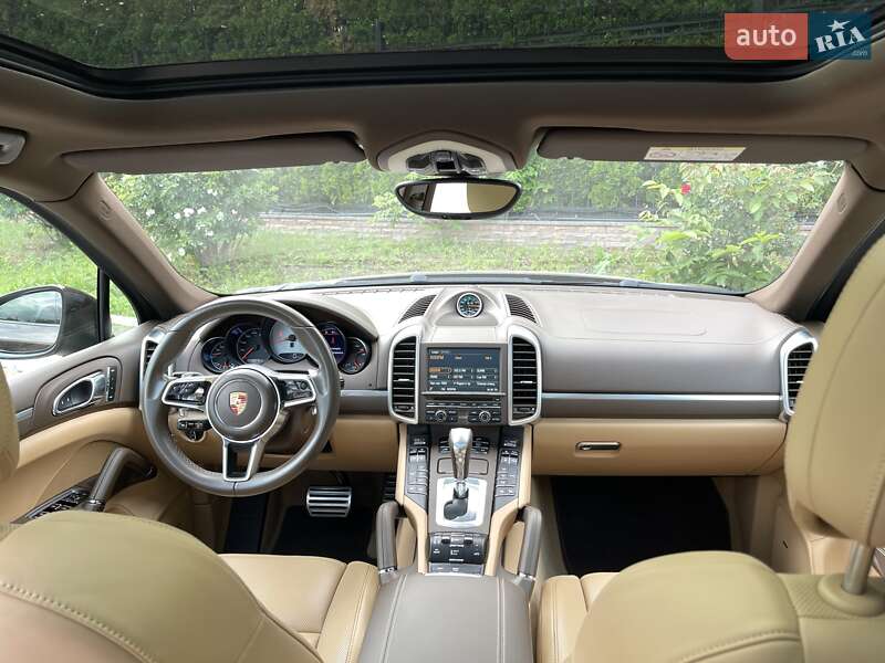 Внедорожник / Кроссовер Porsche Cayenne 2015 в Киеве