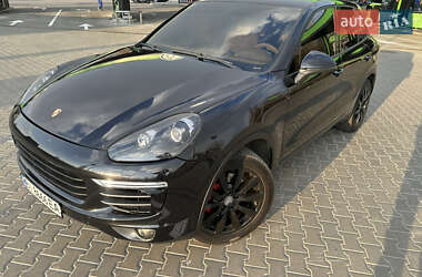 Внедорожник / Кроссовер Porsche Cayenne 2014 в 