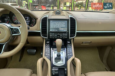 Внедорожник / Кроссовер Porsche Cayenne 2014 в 