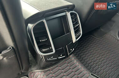 Внедорожник / Кроссовер Porsche Cayenne 2012 в 