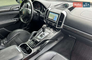 Внедорожник / Кроссовер Porsche Cayenne 2012 в 