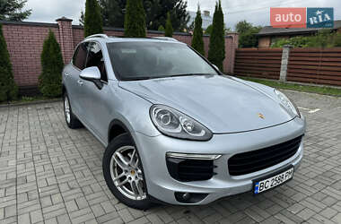 Внедорожник / Кроссовер Porsche Cayenne 2015 в 