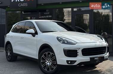 Внедорожник / Кроссовер Porsche Cayenne 2016 в 
