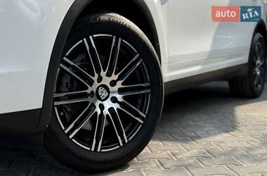 Внедорожник / Кроссовер Porsche Cayenne 2016 в 