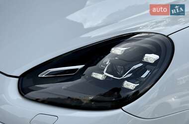 Внедорожник / Кроссовер Porsche Cayenne 2016 в 