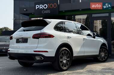 Внедорожник / Кроссовер Porsche Cayenne 2016 в 