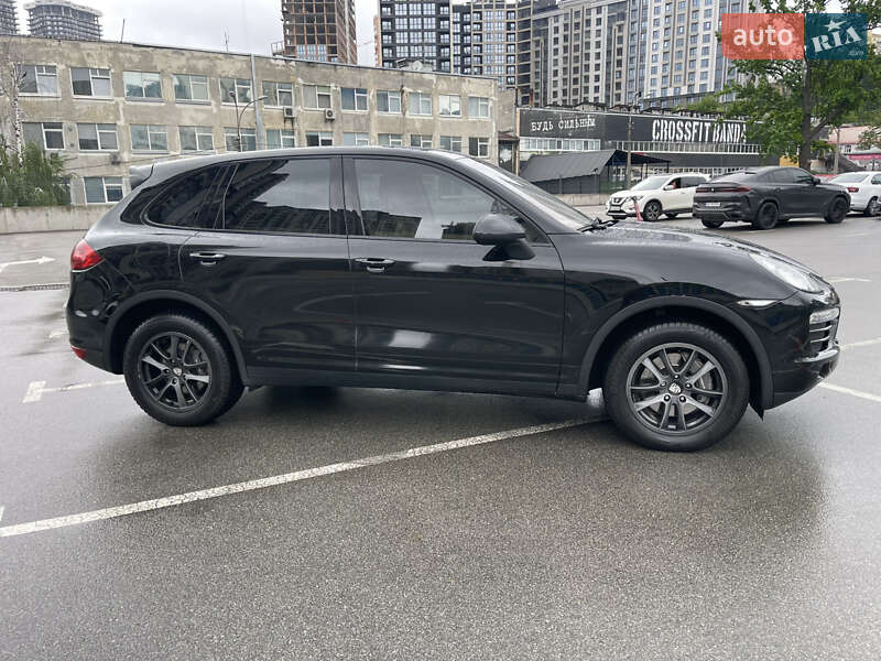 Позашляховик / Кросовер Porsche Cayenne 2012 в Києві