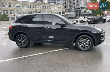 Внедорожник / Кроссовер Porsche Cayenne 2012 в 