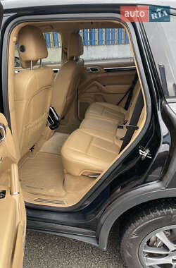 Внедорожник / Кроссовер Porsche Cayenne 2012 в 