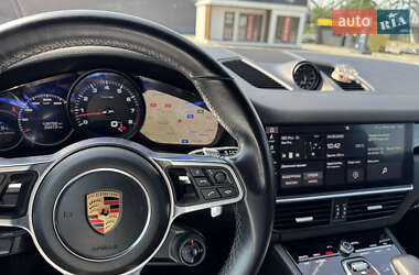 Внедорожник / Кроссовер Porsche Cayenne 2018 в 