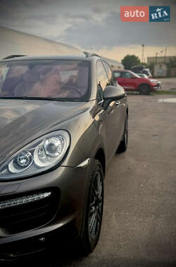 Позашляховик / Кросовер Porsche Cayenne 2010 в Києві