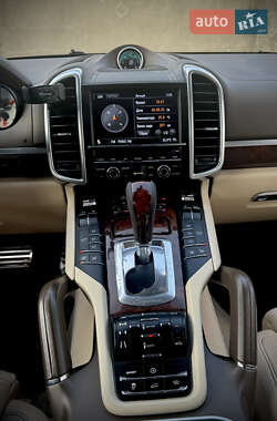 Внедорожник / Кроссовер Porsche Cayenne 2010 в 