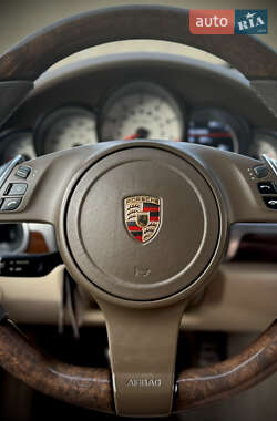 Внедорожник / Кроссовер Porsche Cayenne 2010 в 