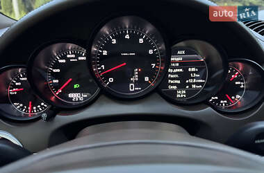 Внедорожник / Кроссовер Porsche Cayenne 2012 в 
