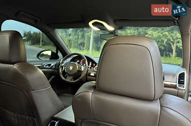 Внедорожник / Кроссовер Porsche Cayenne 2012 в 