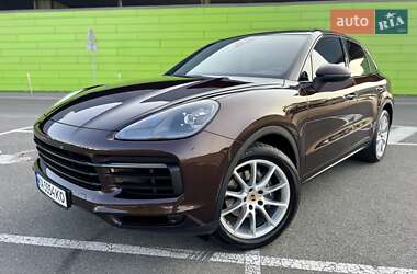 Внедорожник / Кроссовер Porsche Cayenne 2018 в 