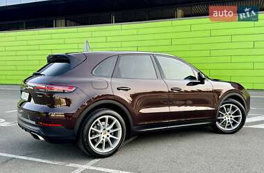 Внедорожник / Кроссовер Porsche Cayenne 2018 в 