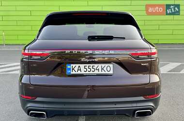 Внедорожник / Кроссовер Porsche Cayenne 2018 в 