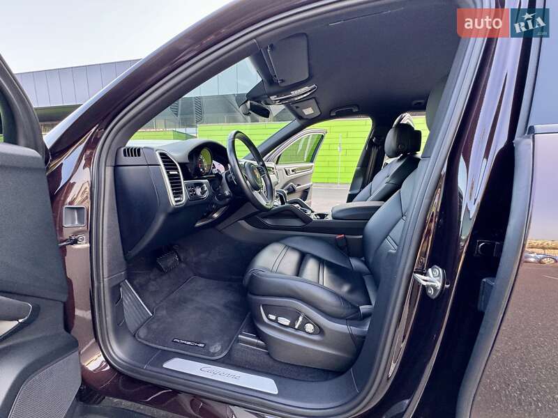 Позашляховик / Кросовер Porsche Cayenne 2018 в Києві