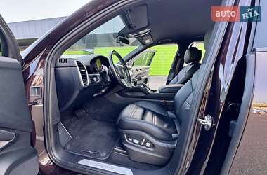 Внедорожник / Кроссовер Porsche Cayenne 2018 в 