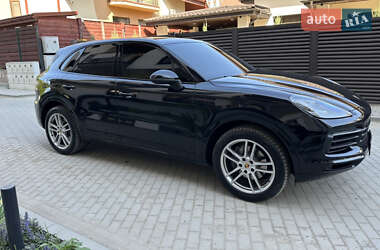 Внедорожник / Кроссовер Porsche Cayenne 2019 в 