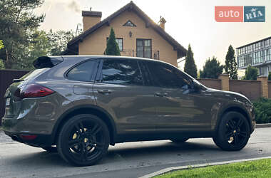 Внедорожник / Кроссовер Porsche Cayenne 2012 в 