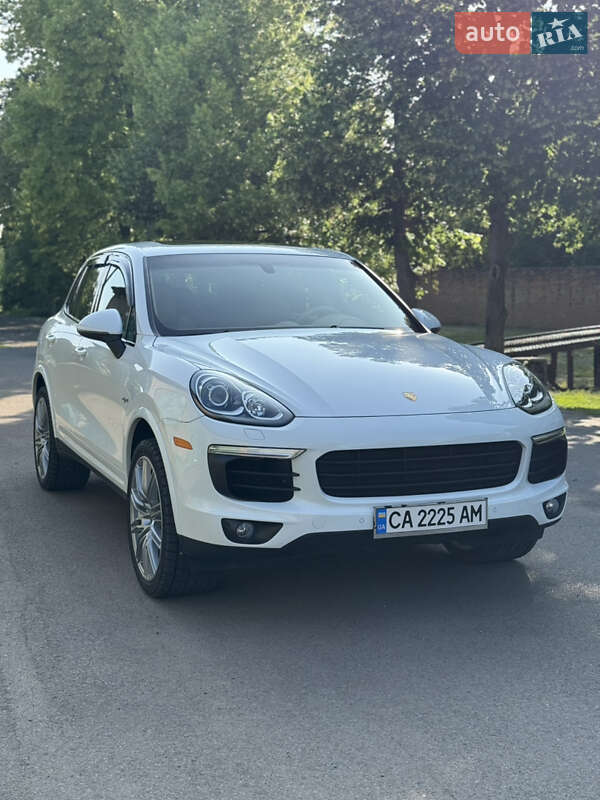 Внедорожник / Кроссовер Porsche Cayenne 2017 в Черкассах
