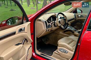 Внедорожник / Кроссовер Porsche Cayenne 2015 в 