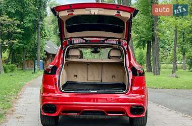 Внедорожник / Кроссовер Porsche Cayenne 2015 в 