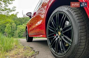 Внедорожник / Кроссовер Porsche Cayenne 2015 в 