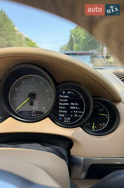 Внедорожник / Кроссовер Porsche Cayenne 2017 в 