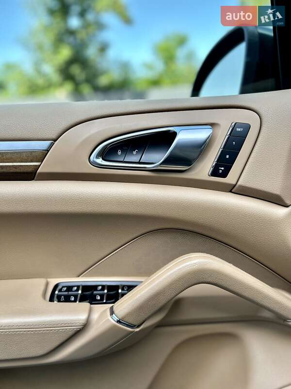 Внедорожник / Кроссовер Porsche Cayenne 2012 в Одессе фото 2 Внедорожник / Кроссовер Porsche Cayenne 2012 в Одессе