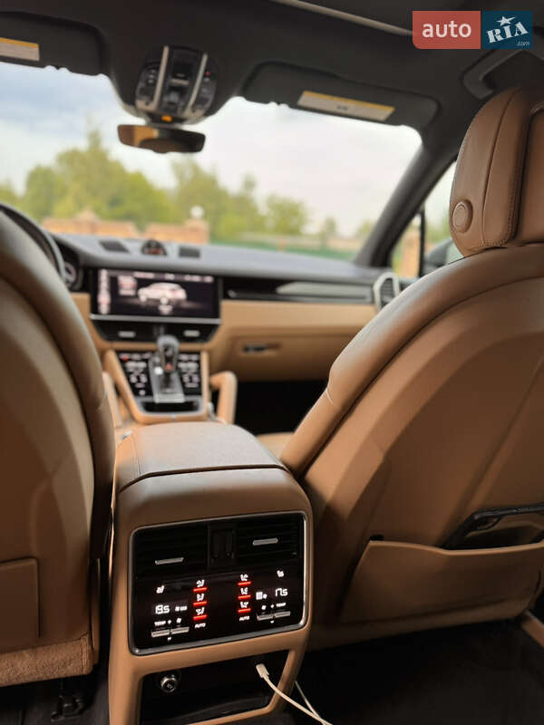 Позашляховик / Кросовер Porsche Cayenne 2020 в Львові фото 28 Позашляховик / Кросовер Porsche Cayenne 2020 в Львові